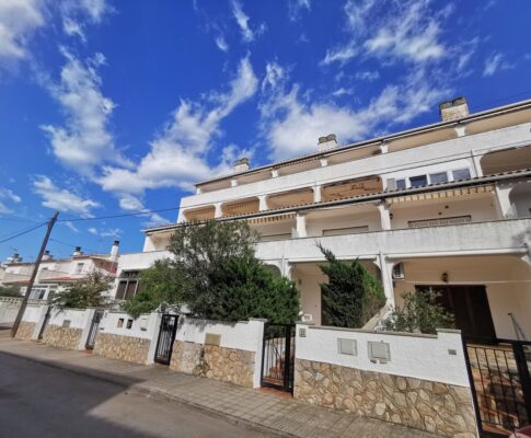 APPARTEMENT À 500mts. DE LA PLAGE AVEC PATIO, REZ-DE-CHAUSSÉE